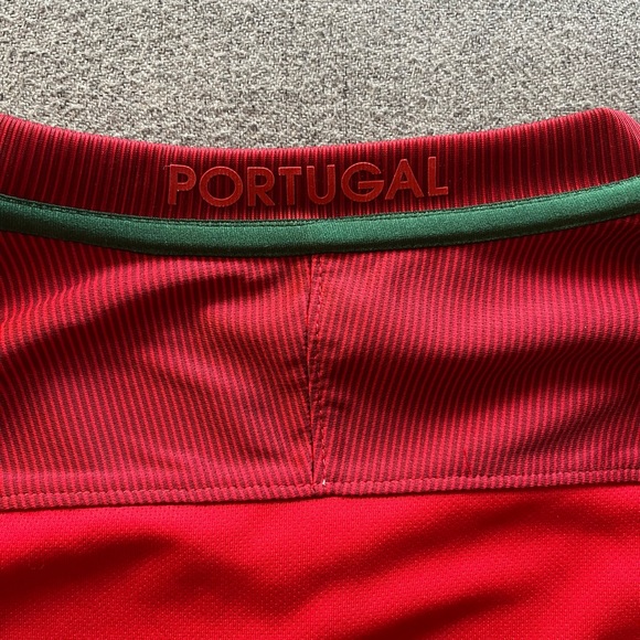Nike Portugal Home 2018 Kit/Jersey - Picture 9 of 10